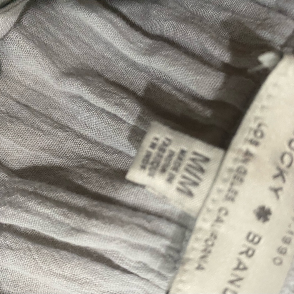 Lucky Brand Embroidered Gray Peasant Top Size Medium - Picture 6 of 6